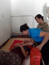 BCH Công đoàn trường thăm và tặng quà gia đình đoàn viên Ngô Thị Dung - Con Liệt sỹ